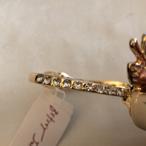 Betsey Johnson Jingle Bell Bling Reindeer Winking & Candy Heart Bangle NWT - Picture 9 of 16